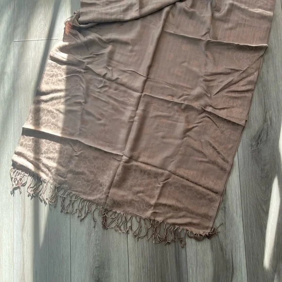 Floral Patterned Scarf with Fringe - Picture 3 of 3